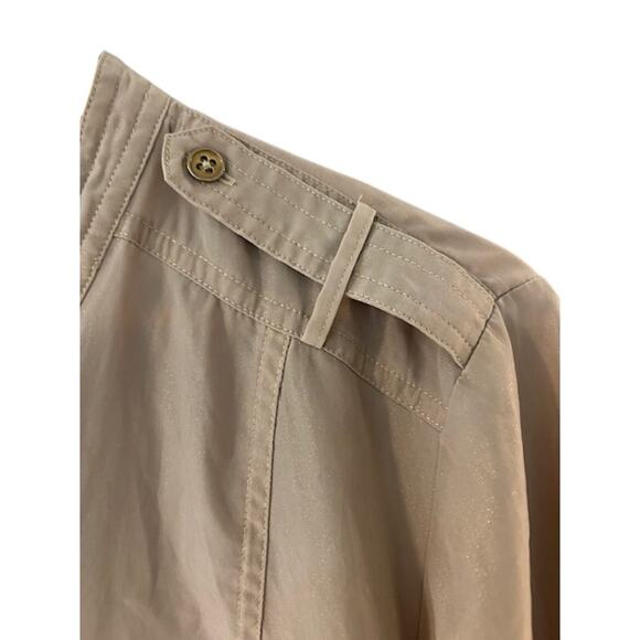 CHICO'S Tan V Neck  Lightweight Button Long Sleeve Travel Blouse Size 3 LARGE - Picture 4 of 9